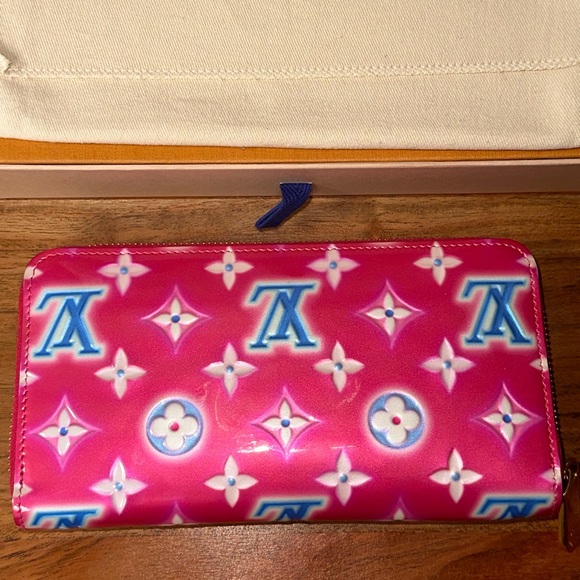 Louis Vuitton Vernis Zippy Wallet ❤️ Valentine Limited Edition - Picture 3 of 6
